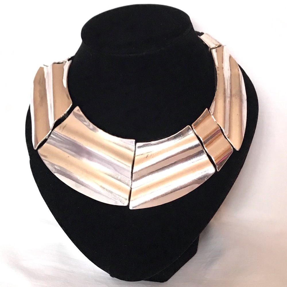 Silver choker